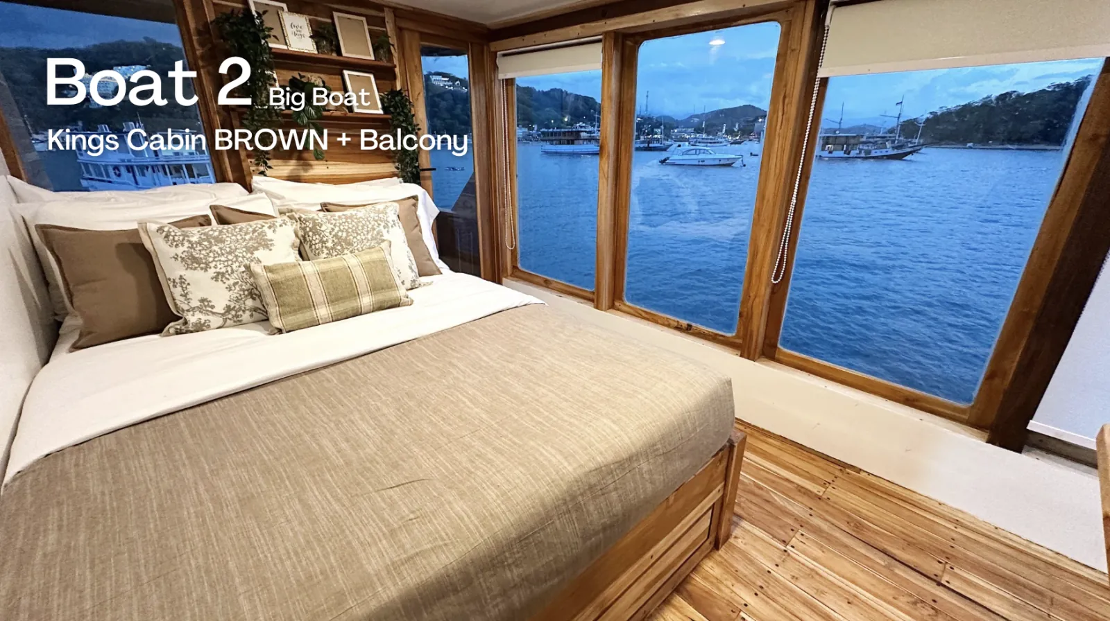 Kings cabin with balcony access aboard the Komodo Phinisi liveaboard