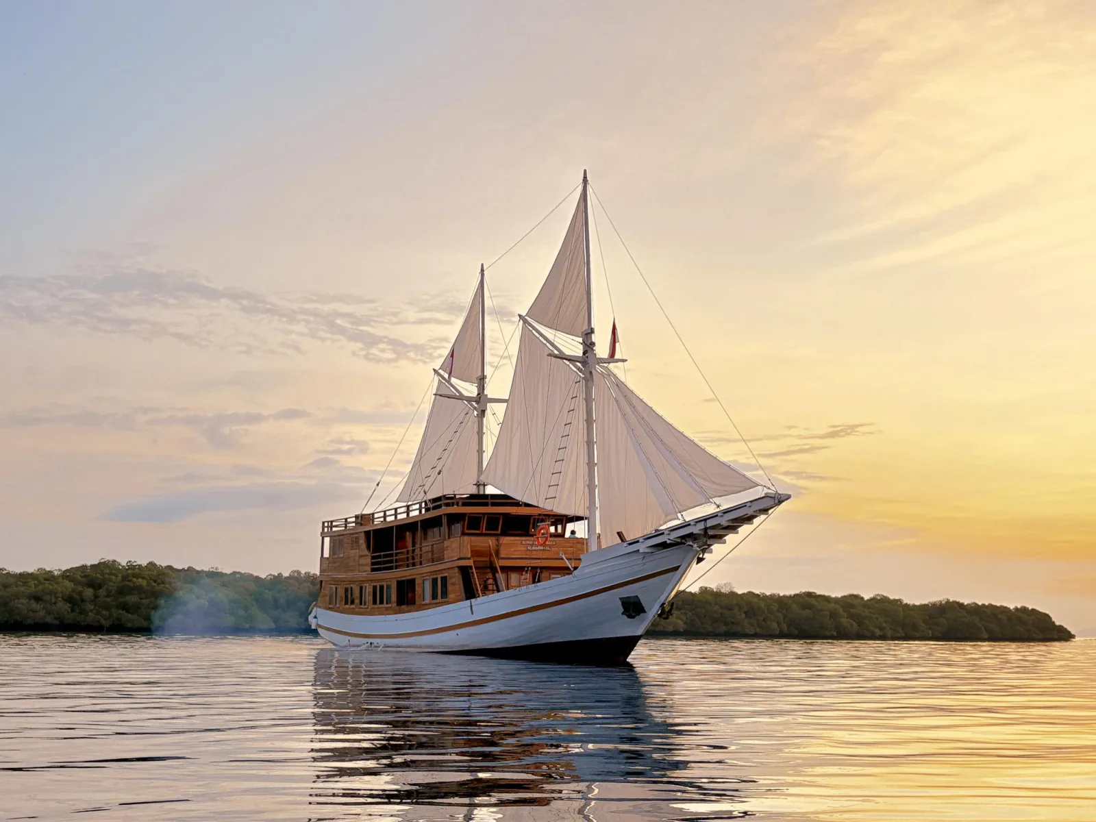 Labuan Bajo: 3-Day Komodo Liveaboard Adventure with VIP Boat